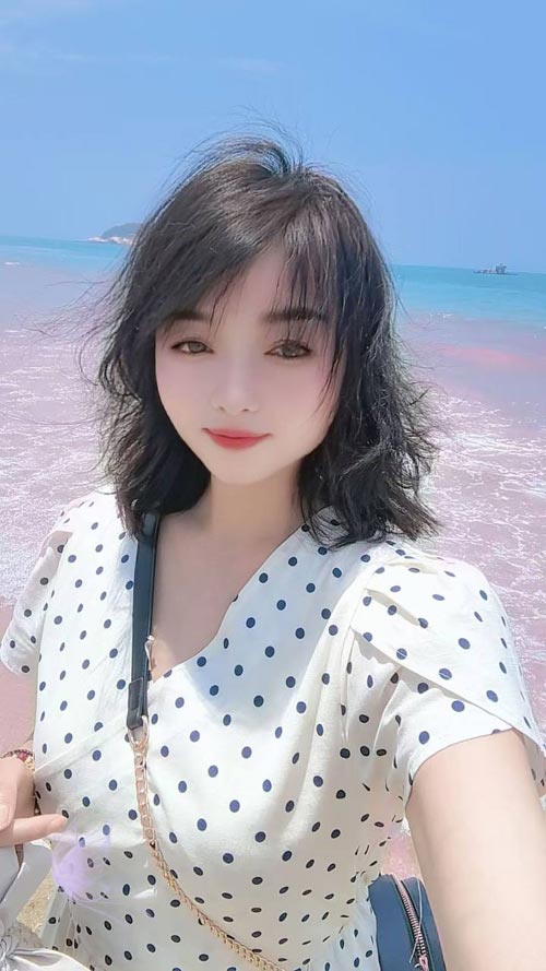 北京草房新下海童颜巨乳川妹子