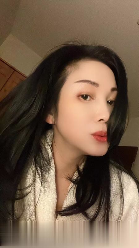 重庆-江北观音桥丰满少妇有舔脚