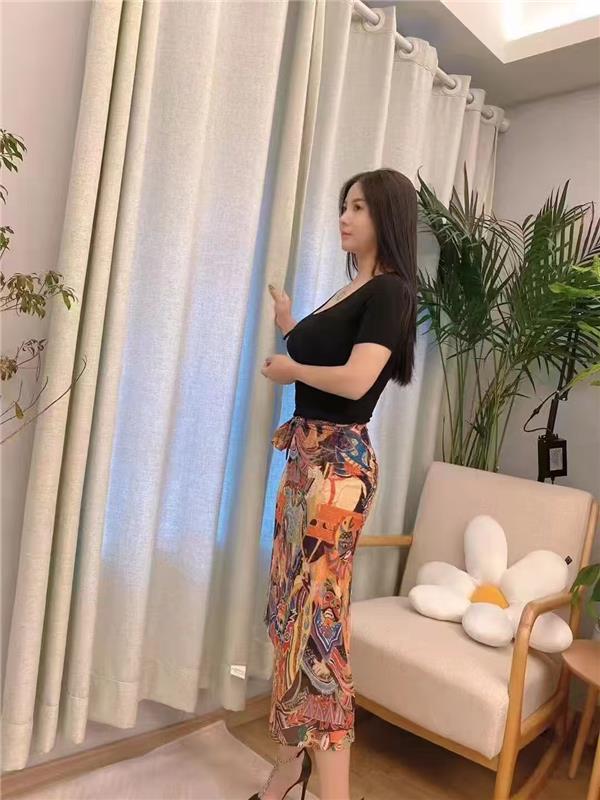 陕西-西安天然美乳御姐 丰满妩媚少妇，韵味十足