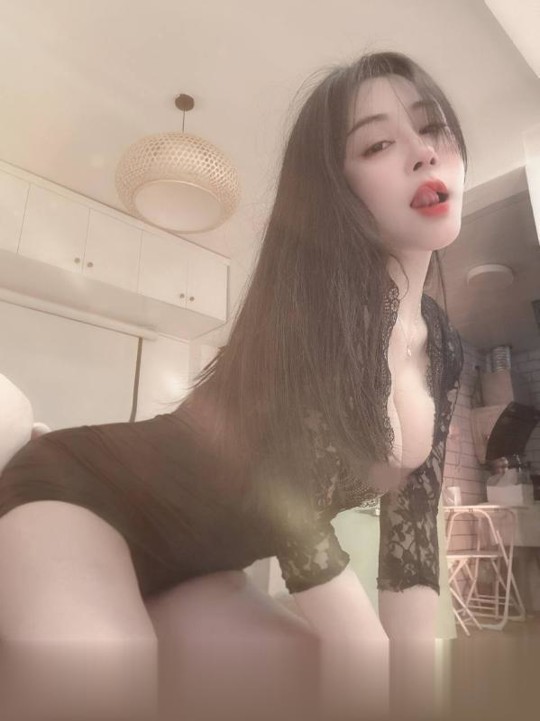 山东-青岛肤白大奶小少妇