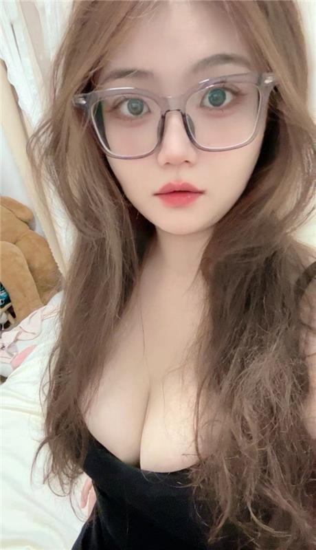 北京潘家园丰满小妹