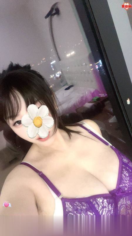 深圳罗湖大奶小梦丝袜 鸳鸯浴