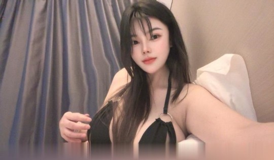 上海七宝镇丰满大啵妹艺筱鸳鸯浴