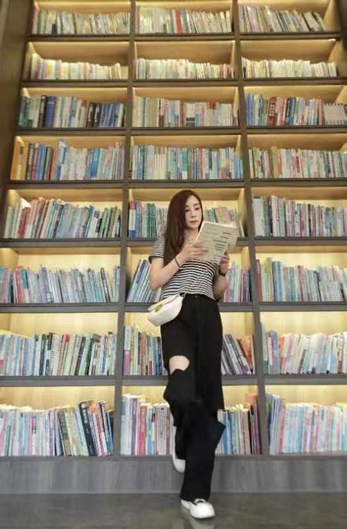 爽操朝阳胸大腿长小骚妇