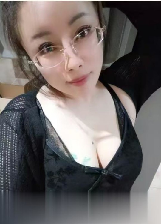 重庆江北丰满大胸风骚熟女