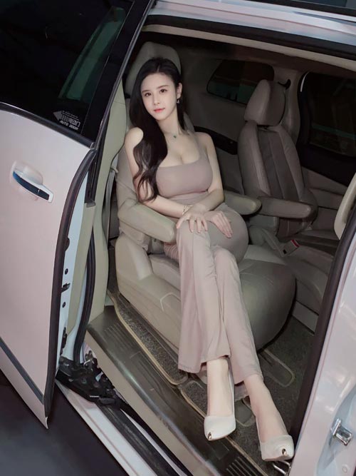 北京高端安琪拉天然小D胸、叫床呻吟、娇艳欲滴