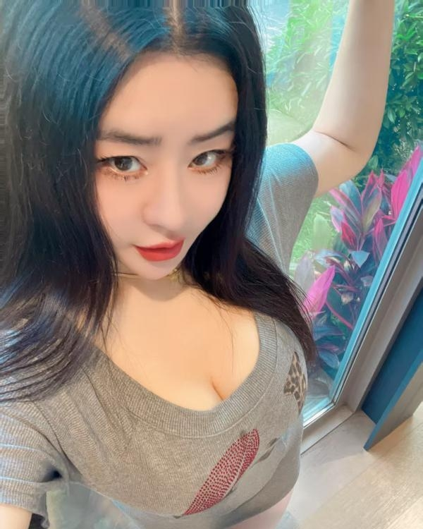 广州市蜜桃臀卡卡