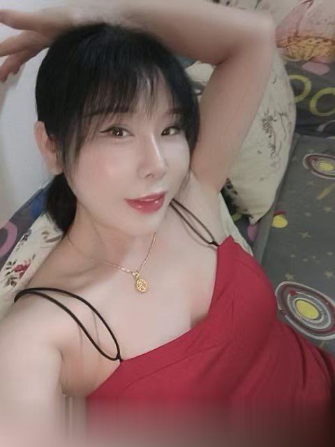 武汉大奶少妇葫芦娃肥臀大奶御姐型，口技一流