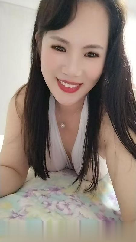 深圳平洲御姐..姐姐身材丰满，很白，特别是胸很大