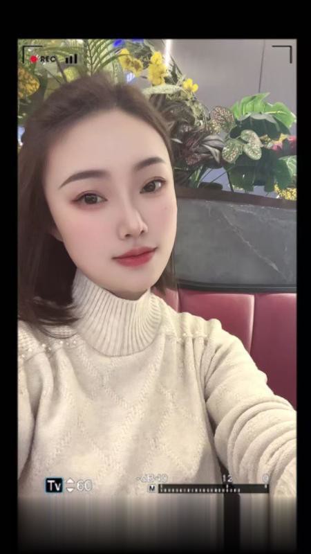 湖南-长沙翘臀大长腿小星美女