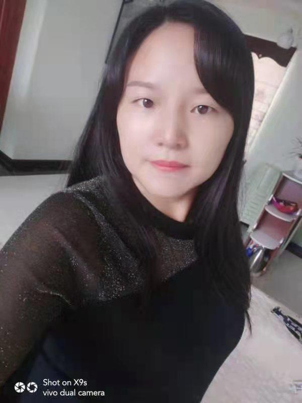 西局附近中项小活大胸少妇(三百体验)