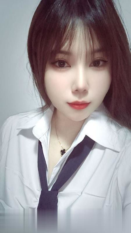 江苏-无锡惠山绮梦..穿着jk制服丝袜，颜值可以。微胖胸够大