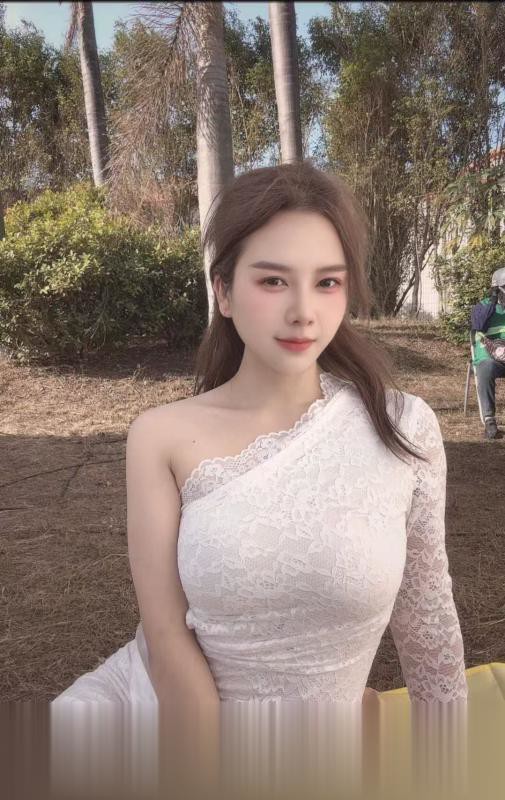 成都南门性感大奶小妹儿