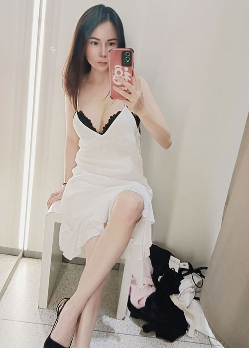 尝鲜！新鲜出炉的良家个人兼职妹子 娇小玲珑！（可上门）