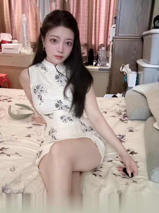 深圳翘臀大奶柒柒