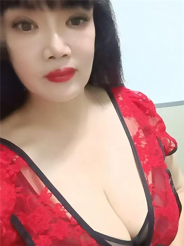 北京很猛的大奶熟女