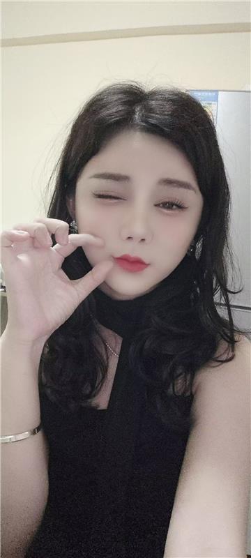 深圳宝安能吸会裹妹子小少妇一枚