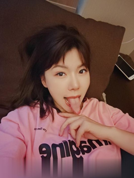 云南-昆明品茶长舌少妇..