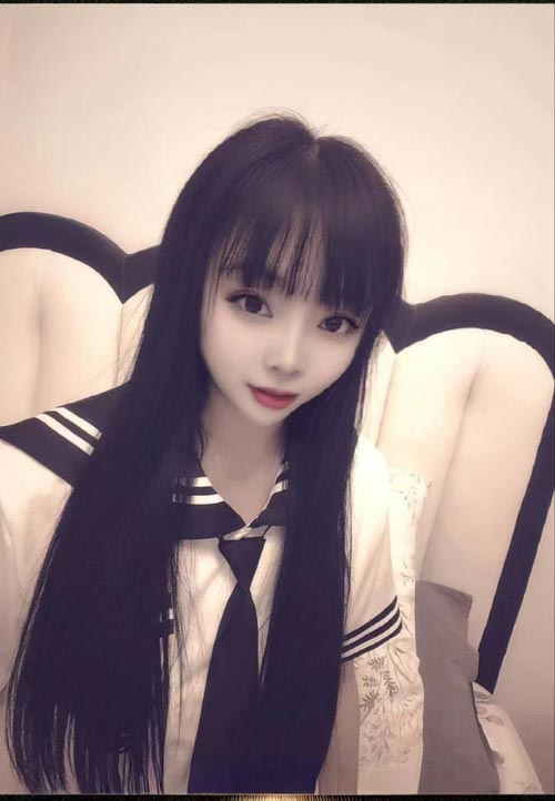 北京新来的苗族小嫩妹cos文文，嫩，骚，玩得开，足钟不