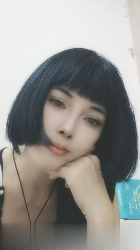 天津-滨海塘沽站附近丝袜少妇