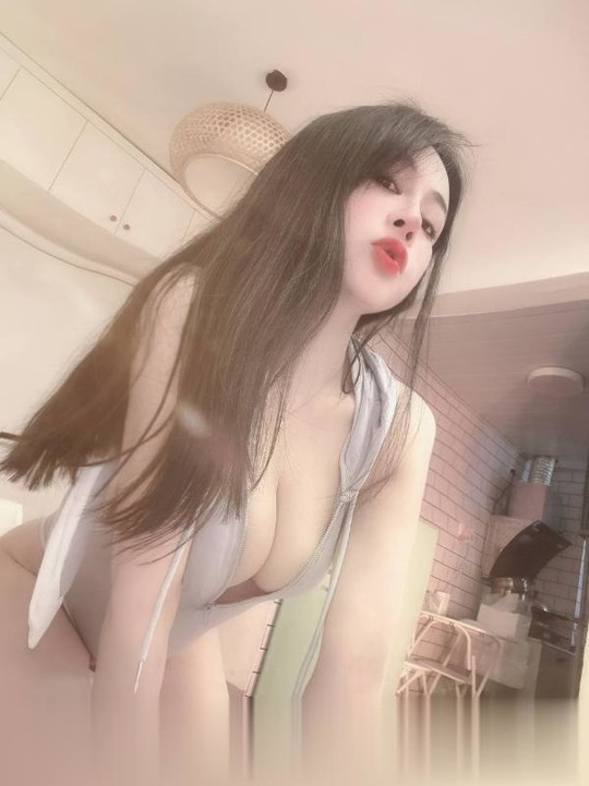 山东-青岛肤白大奶小少妇