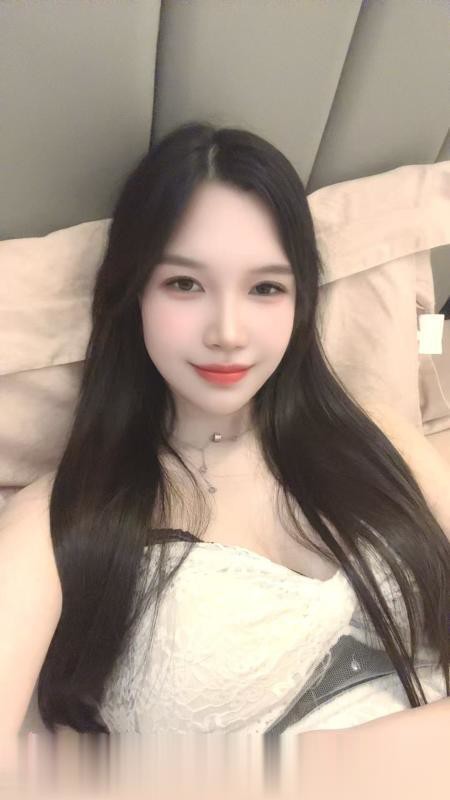 广州白云小辣椒.辣椒老师大白腿很长很直,皮肤很嫩,三...