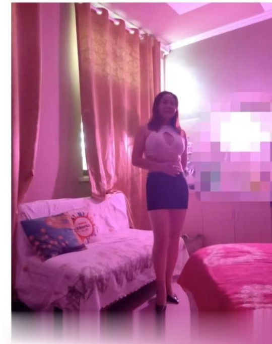 江苏-南京南站大胸熟女