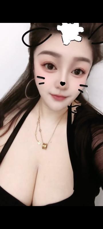 合肥包和大奶..丰满巨乳妹子 胸大屁股翘 淫水特别多