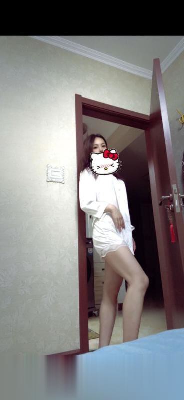 青岛市区美丽性感小姐姐