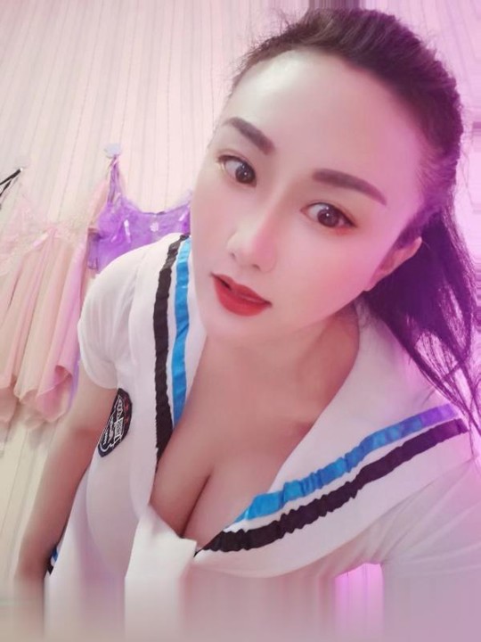 重庆-渝北服务型风骚少妇 老师会所出来的