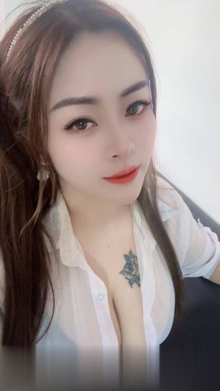 四川-成都武侯丰满大奶少妇