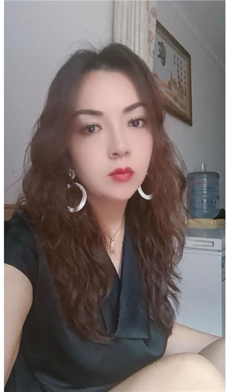山东青岛城阳白虎姐姐