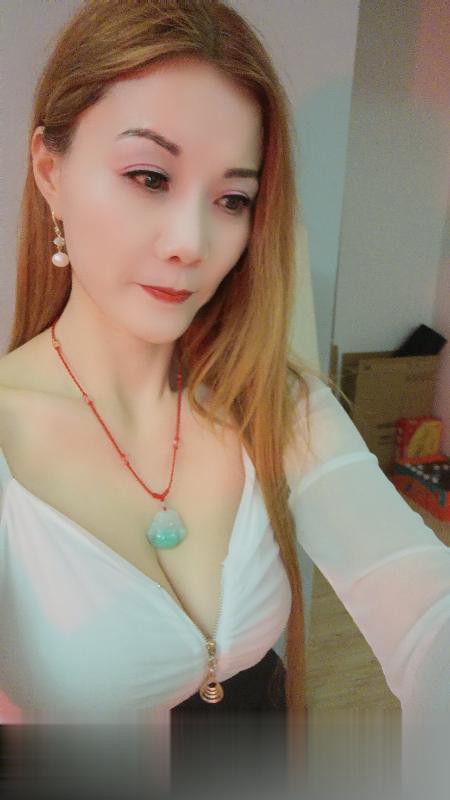 湖北-武汉大奶服务系少妇御姐