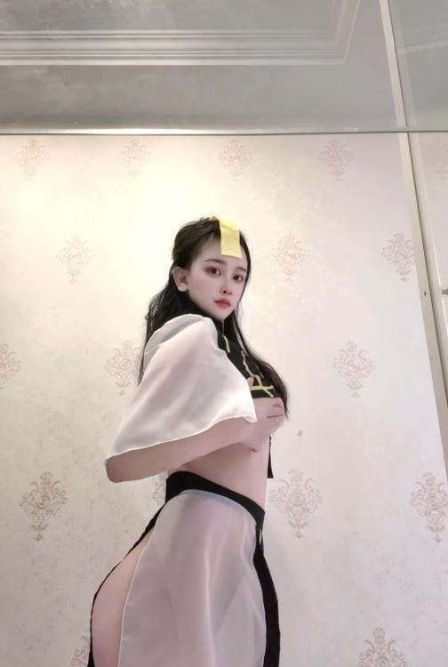 静安区翘臀依兰