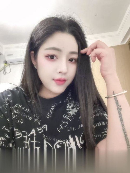 湖南-长沙御姐丰满翘臀梓琪超有料