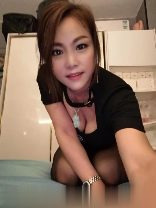 杭州下沙川丝袜少妇