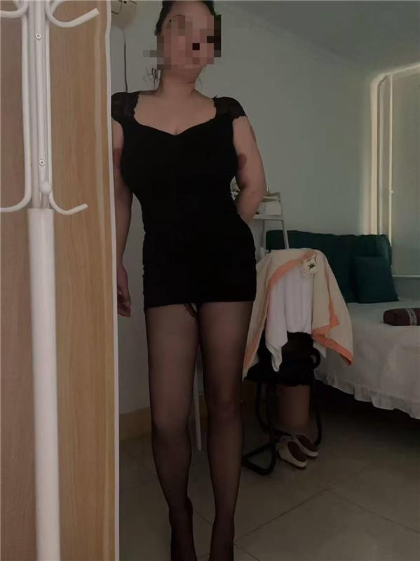 北京兼职一个胸大的新人熟女