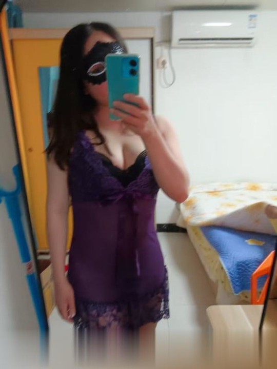 广东-深圳制服诱惑骚小静