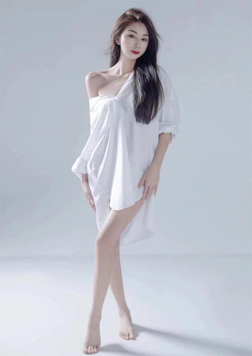 北京个人兼职南方小姐姐 肤白胸大 内秀腼腆型