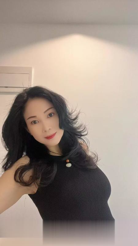 重庆-江北观音桥丰满少妇有舔脚