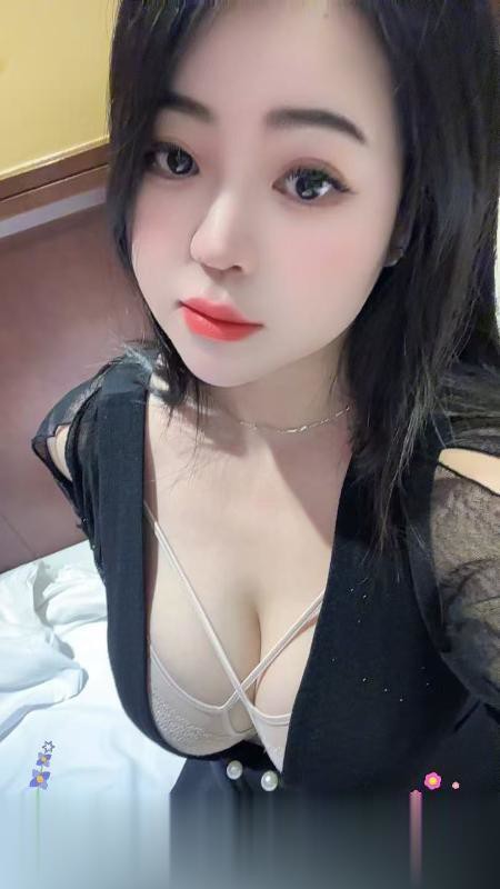 广东-深圳巨乳米儿颜值漂亮的巨乳妹