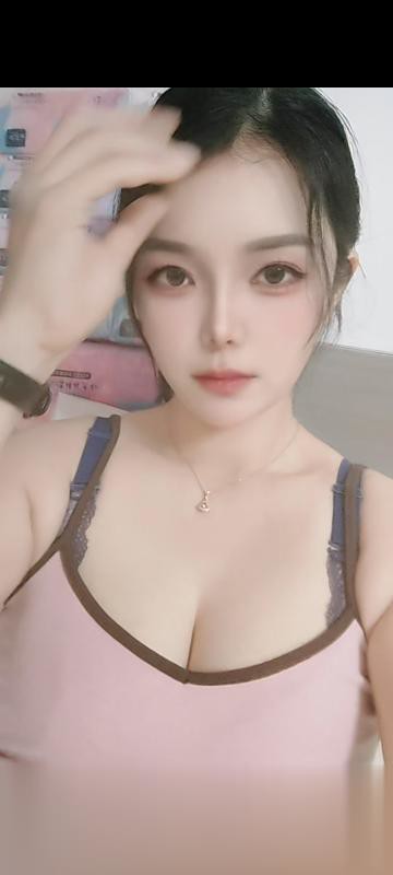 广东-广州白云黄边桔子会所出来的小姐姐