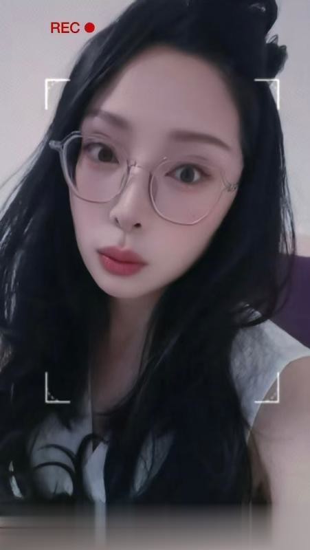 广州东圃广场芯芯老师小穴会夹，叫床声很大