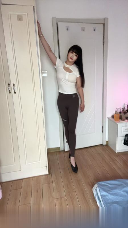 江苏南京小雨服务系的黑丝少妇